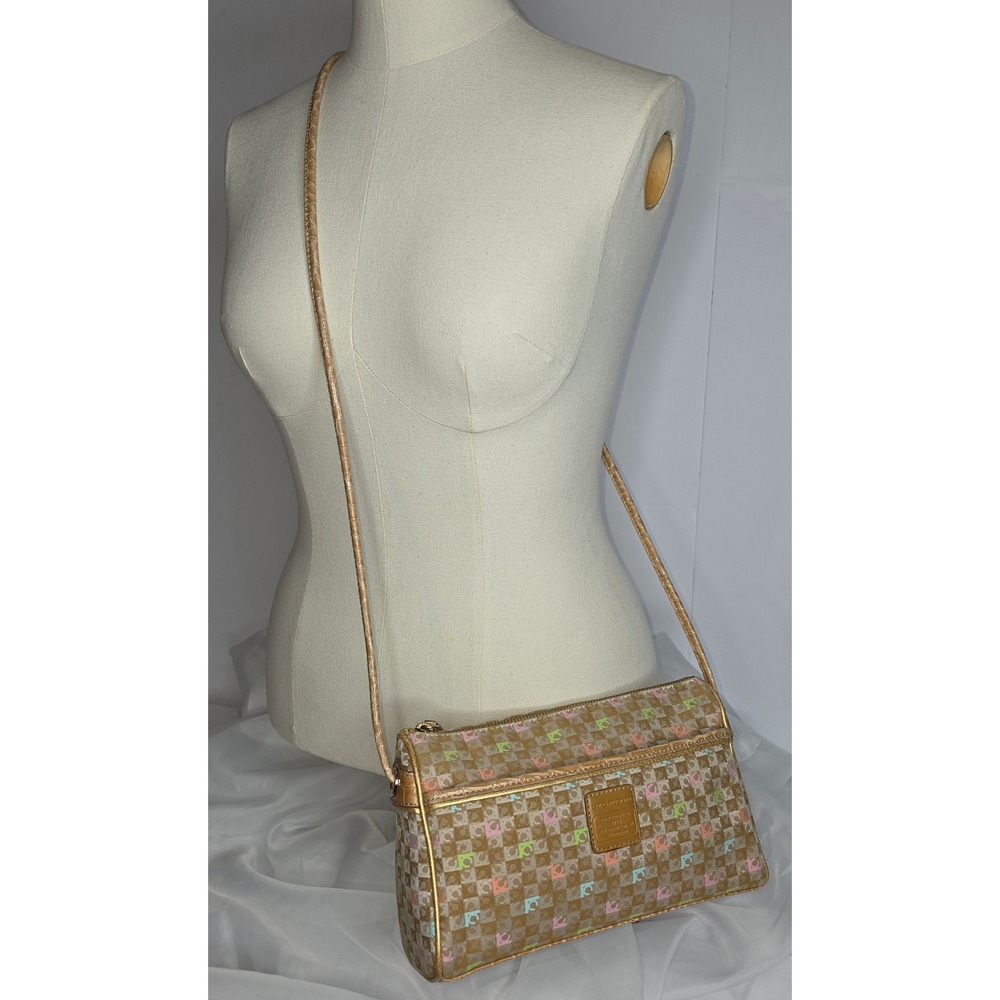 Liz Claiborne Crossbody Bag Tan Pastel Logo Jacquard Faux Croc Trim Gold Tone